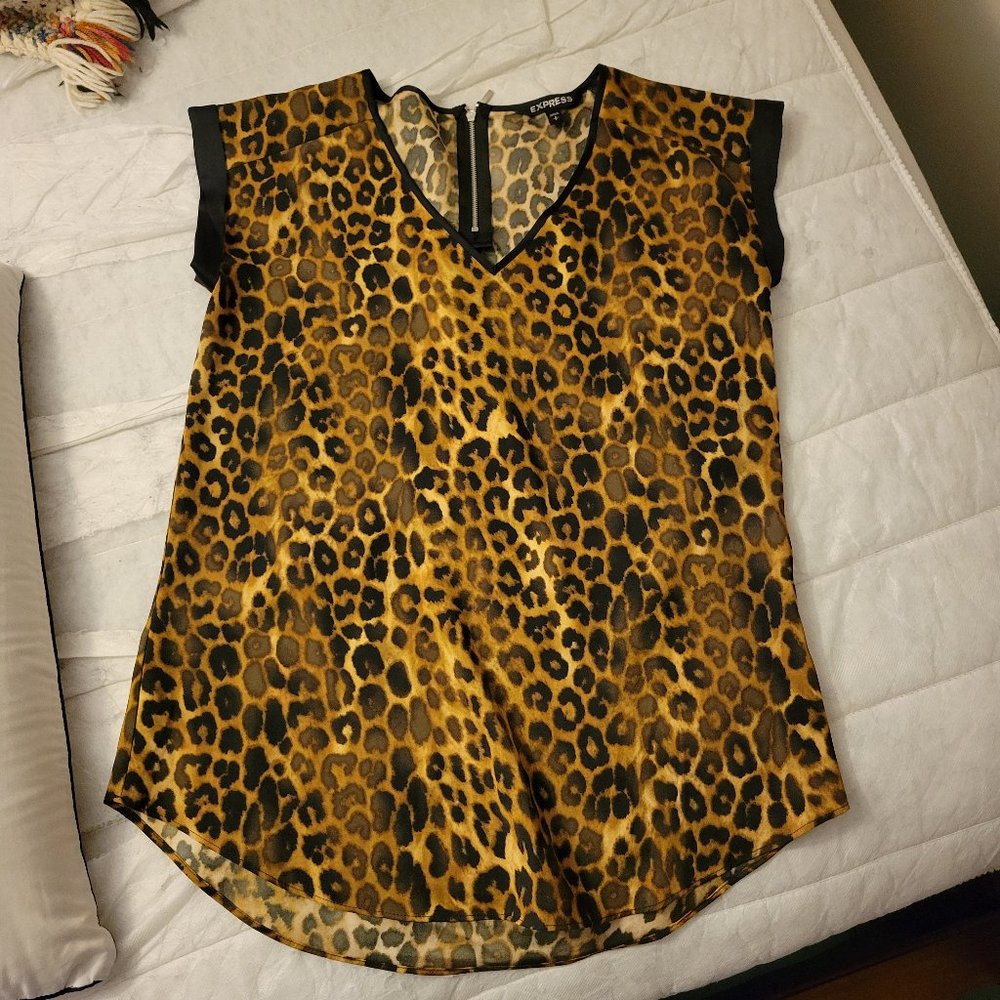 Womens leopard shirt